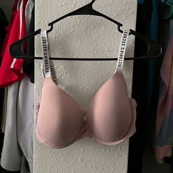 Victoria’s Secret t shirt lightly lined demi Bra - Picture 1 of 9